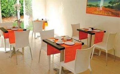 фото отеля Park & Suites Saint-Herblain