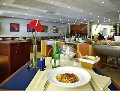 фото отеля Novotel Bologna San Lazzaro