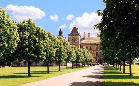 фото отеля Walton Hall & Hotel