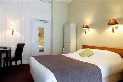 фото отеля Hotel Du Dauphin Lyon