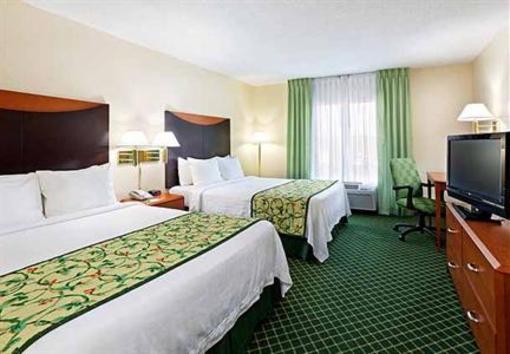 фото отеля Fairfield Inn Charlotte Arrowood