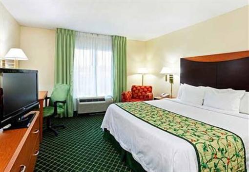 фото отеля Fairfield Inn Charlotte Arrowood