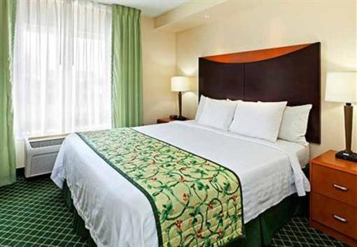 фото отеля Fairfield Inn Charlotte Arrowood