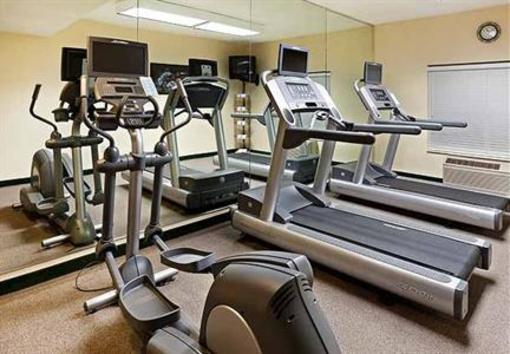 фото отеля Fairfield Inn Charlotte Arrowood