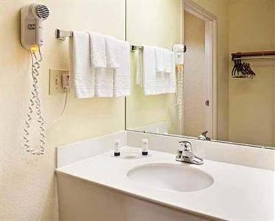фото отеля Fairfield Inn Charlotte Arrowood