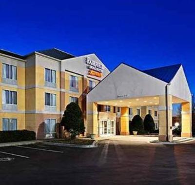 фото отеля Fairfield Inn Charlotte Arrowood