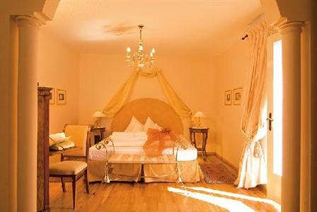 фото отеля Schloss Hotel Korb