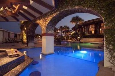 фото отеля Hotel Galvez & Spa A Wyndham Grand Hotel