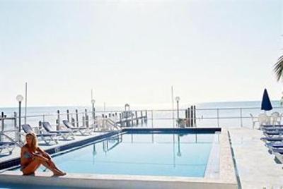 фото отеля Pines and Palms Resort