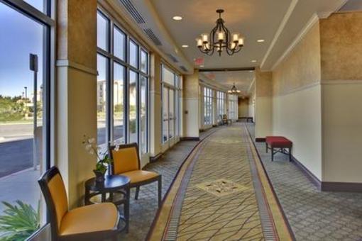 фото отеля Holiday Inn Hotel & Suites Bakersfield North