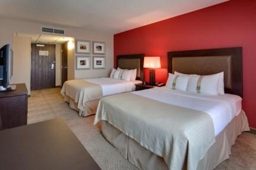 фото отеля Holiday Inn Hotel & Suites Bakersfield North