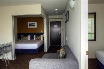 фото отеля The Quadrant Hotel Auckland
