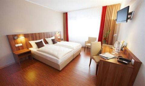 фото отеля Hotel Ebertor Boppard