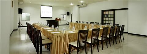 фото отеля J Town Serviced Apartments Si Racha