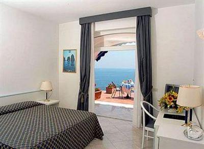 фото отеля Hotel Weber Ambassador Capri