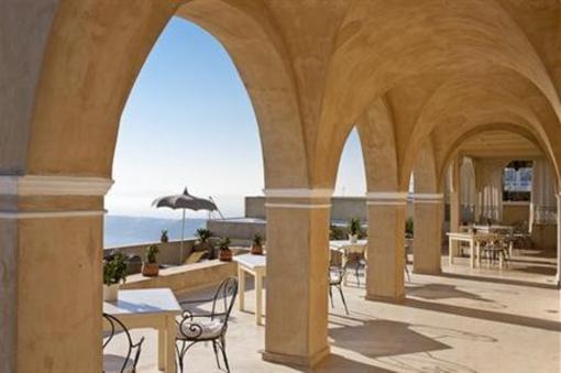 фото отеля La Maltese Hotel & Restaurant