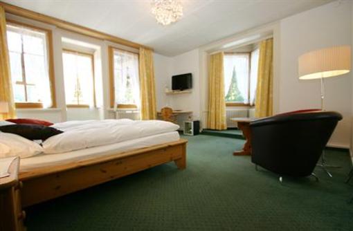 фото отеля Hotel Schweizerhaus & Postli