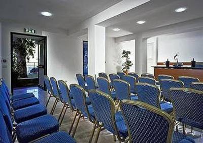фото отеля Domina Home Royal