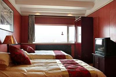 фото отеля Dong Hai Hotel Qingdao