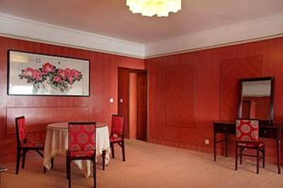 фото отеля Dong Hai Hotel Qingdao