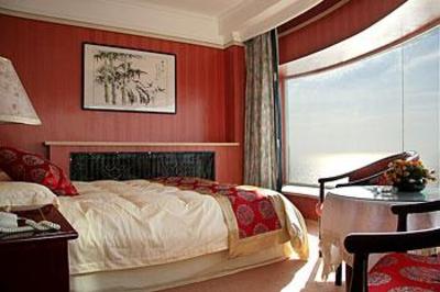 фото отеля Dong Hai Hotel Qingdao