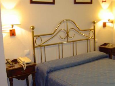 фото отеля Roma Hostal