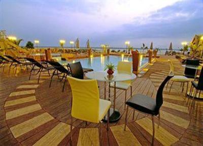 фото отеля Cambodiana Hotel
