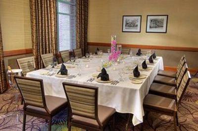 фото отеля Hilton Garden Inn Evanston