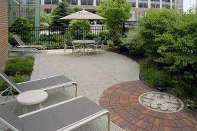фото отеля Hilton Garden Inn Evanston