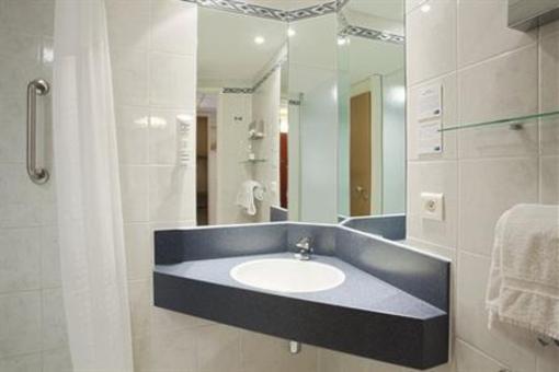 фото отеля Express By Holiday Inn Grenoble Bernin