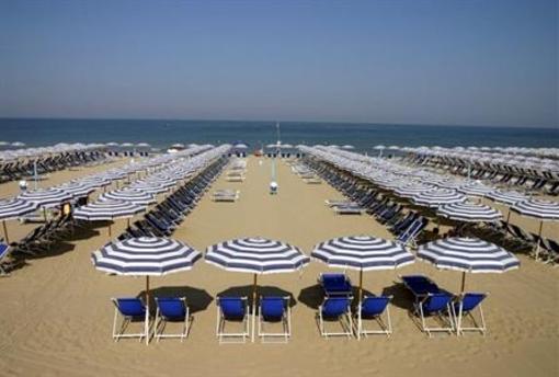 фото отеля Grand Hotel Continental Tirrenia Pisa