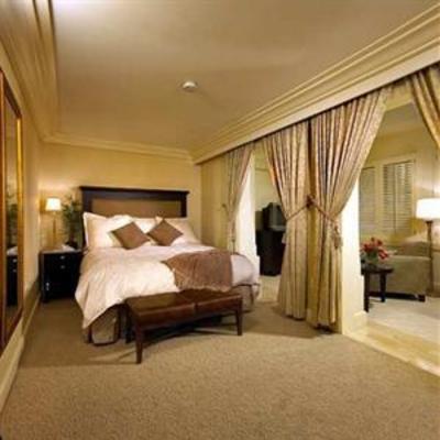 фото отеля Hilton Checkers Hotel Los Angeles