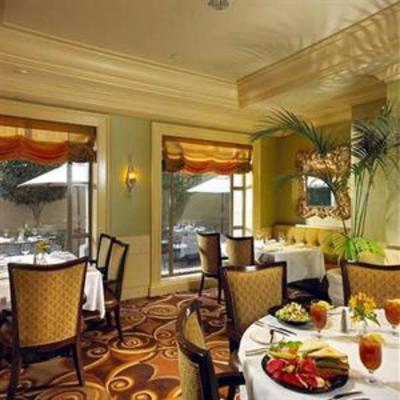 фото отеля Hilton Checkers Hotel Los Angeles