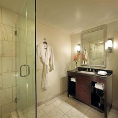 фото отеля Hilton Checkers Hotel Los Angeles