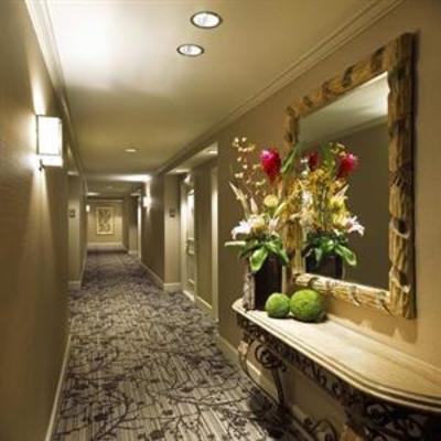 фото отеля Hilton Checkers Hotel Los Angeles