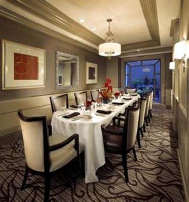 фото отеля Hilton Checkers Hotel Los Angeles