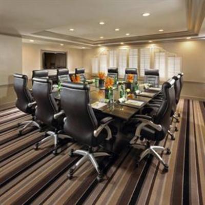 фото отеля Hilton Checkers Hotel Los Angeles