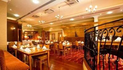 фото отеля Hamlet Court Hotel Enfield (Ireland)
