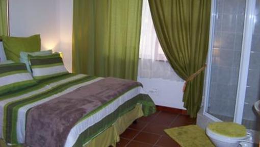 фото отеля Dolphin House Backpackers & Self Catering
