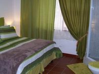 Dolphin House Backpackers & Self Catering