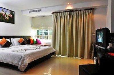 фото отеля PJ Patong Resortel