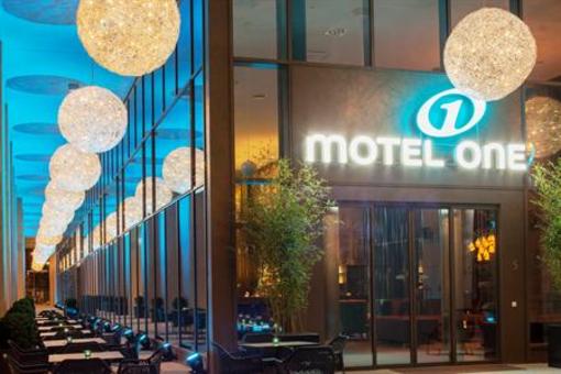 фото отеля Motel One Dresden am Zwinger