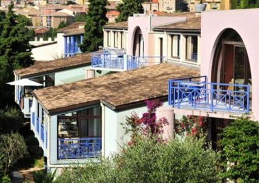 фото отеля AEC Les Cedres