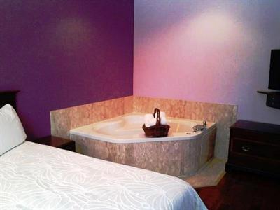 фото отеля Lakeshore Suites Plus