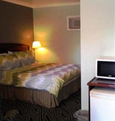фото отеля Lakeshore Suites Plus