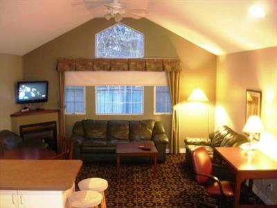 фото отеля Lakeshore Suites Plus