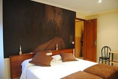 фото отеля Hostal Restaurant Guilleumes