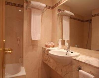 фото отеля Grupotel Imperio Playa Hotel Ibiza