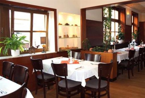 фото отеля Gasthaus Zur Linde Nussloch