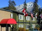 фото отеля Driftwood Inn Banff